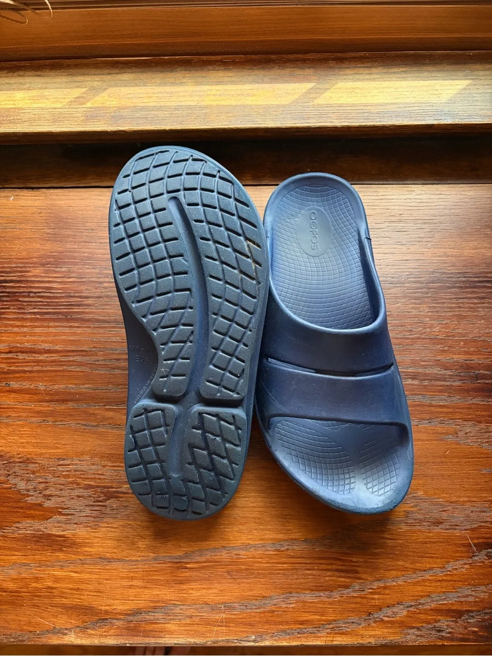 OOFOS Men's Recovery Slide Sandals in Navy Blue